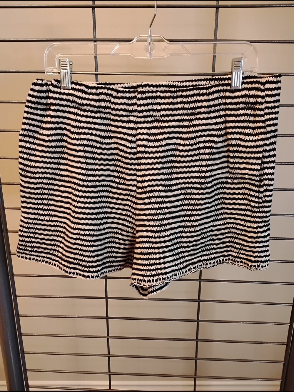Z‎ Supply Black & White Striped Shorts Size Large